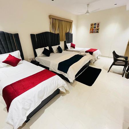 Hotel Royal Sky Morbi Ngoại thất bức ảnh
